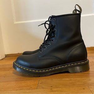 Dr. Martens 1460 Women’s Smooth Leather Lace Up Boots (Black)